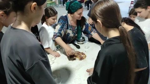 «А НУКА, ДЕВОЧКИ!»: ПРАЗДНИК ТАЛАНТОВ И ДРУЖБЫ В ЛАГЕРЕ «ОРЛЁНОК» «А НУКА, ДЕВОЧКИ!»: ПРАЗДНИК ТАЛАНТОВ И ДРУЖБЫ В ЛАГЕРЕ «ОРЛЁНОК»