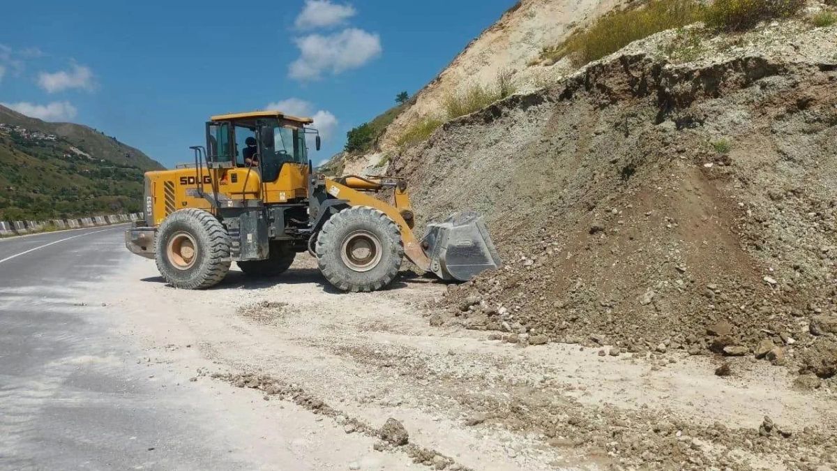 В Дагестане продолжается работа по восстановлению дорог после ливней В Дагестане продолжается работа по восстановлению дорог после ливней