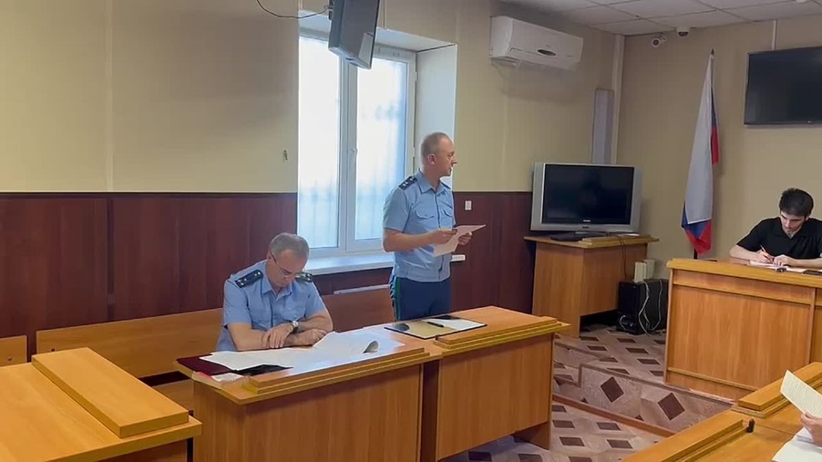 Прокурор Республики Дагестан Дениc Авдеев поддержал государственное обвинение по уголовному делу о даче взятки в размере 2 млн