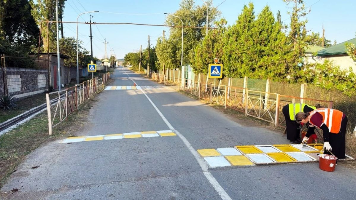Дорожники Дагестана продолжают работы по содержанию и благоустройству дорог Дорожники Дагестана продолжают работы по содержанию и благоустройству дорог