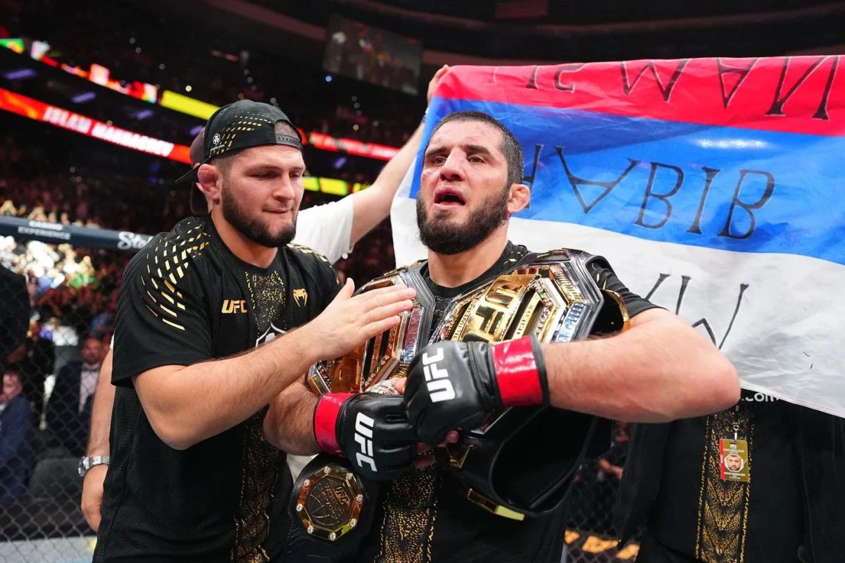 Собака лает, караван идет. Грузинский боец UFC возмущен, что россиянин Махачев вынес триколор в октагон после победы