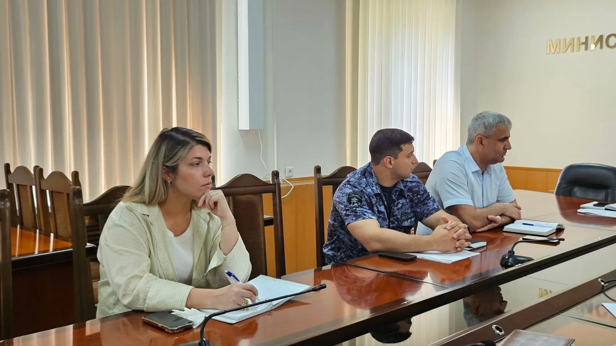 В Минобрнауки Республики Дагестан прошло рабочее совещание по подготовке к всероссийским антитеррористическим учениям в образовательных организациях В Минобрнауки Республики Дагестан прошло рабочее совещание по подготовке к всероссийским антитеррористическим учениям в образовательных организациях
