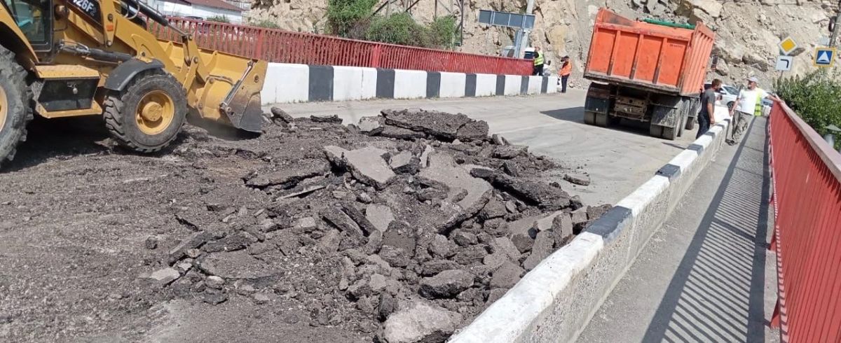 В рамках восстановления Красного моста идёт устройство временной пешеходной переправы В рамках восстановления Красного моста идёт устройство временной пешеходной переправы