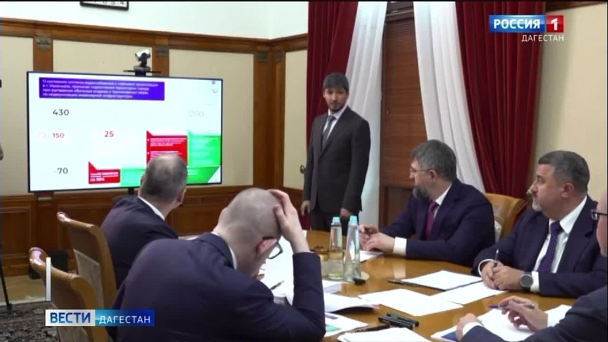 В Дагестане на совещании с первым замруководителя Администрации Президента Сергеем Кириенко обсудили самые острые проблемы — энергоснабжение, самострой и мусорную реформу