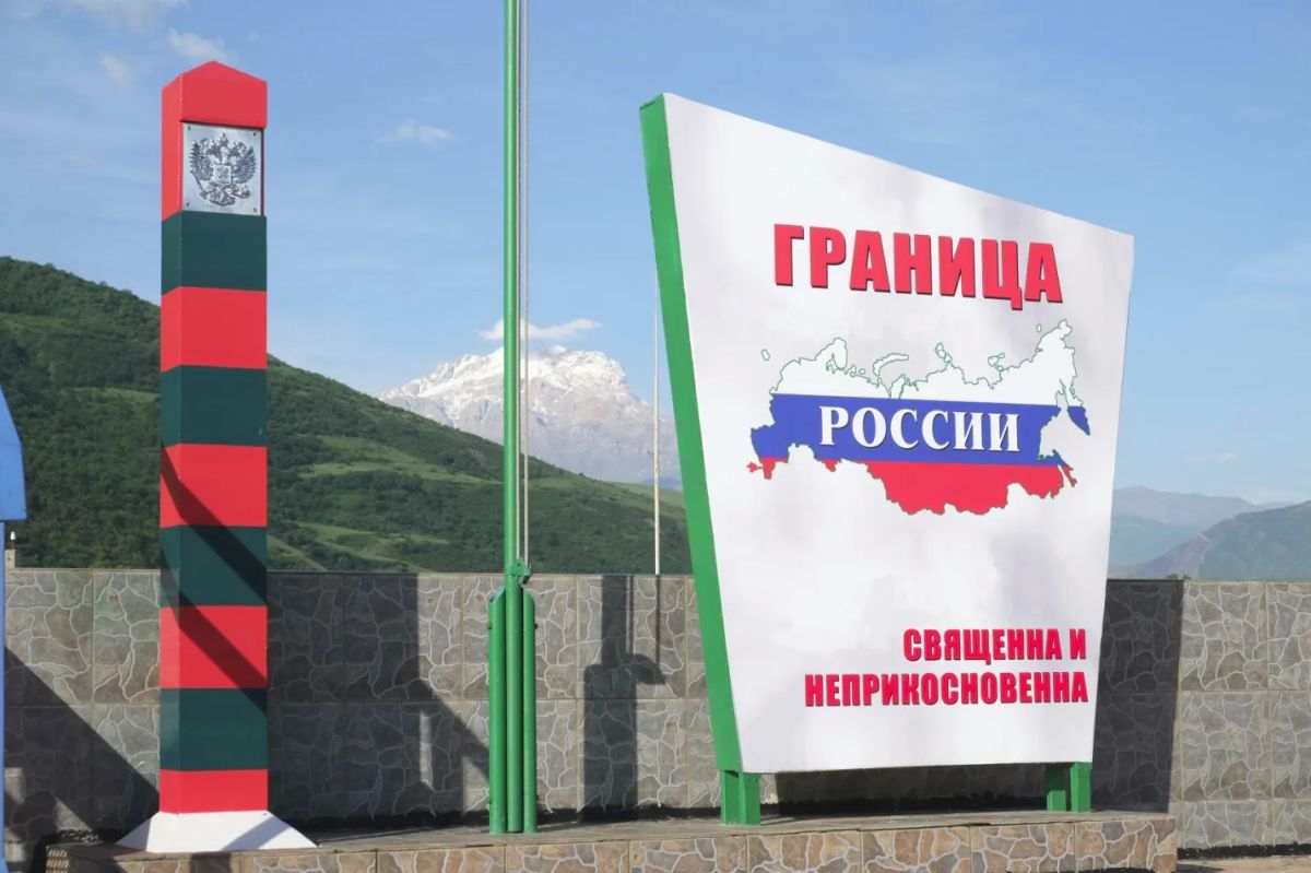 Сотрудники пограничного управления ФСБ задержали в Магарамкентском районе Дагестана иностранца, который незаконно пересёк государственную границу по береговой линии Каспийского моря с территории сопредельного государства