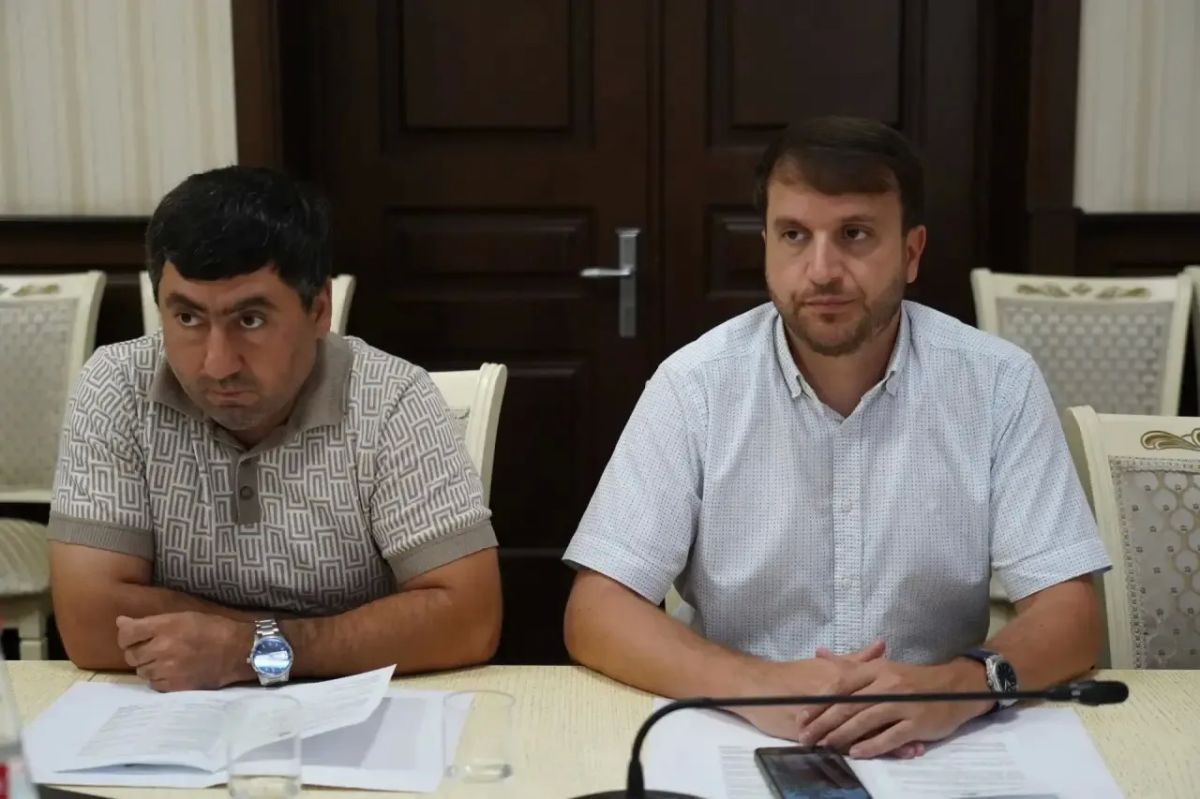 Сегодня, 18 августа, под председательством Гасана Мирзоева состоялось заседание Президиума Собрания депутатов городского округа «город Дербент» 7-го созыва, на котором была обсуждена повестка дня предстоящего 25-го заседания... Сегодня, 18 августа, под председательством Гасана Мирзоева состоялось заседание Президиума Собрания депутатов городского округа «город Дербент» 7-го созыва, на котором была обсуждена повестка дня предстоящего 25-го заседания...