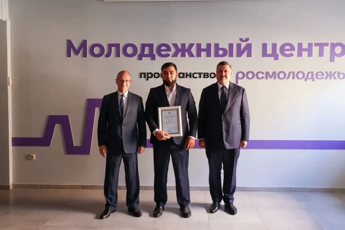 В Дагестане отметили волонтёров, оказавших помощь в ликвидации последствий паводков В Дагестане отметили волонтёров, оказавших помощь в ликвидации последствий паводков