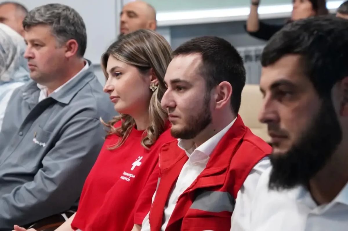 В Дагестане отметили волонтёров, оказавших помощь в ликвидации последствий паводков В Дагестане отметили волонтёров, оказавших помощь в ликвидации последствий паводков