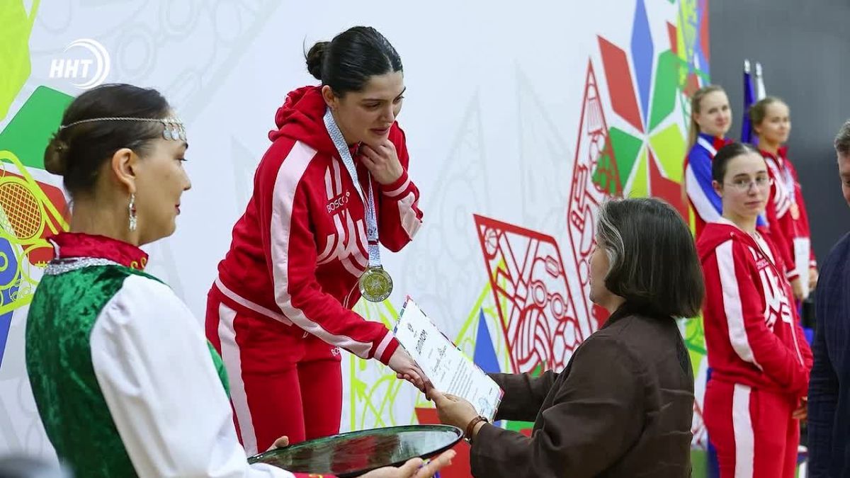 Две медали уроженки Хунзаха в фехтовании