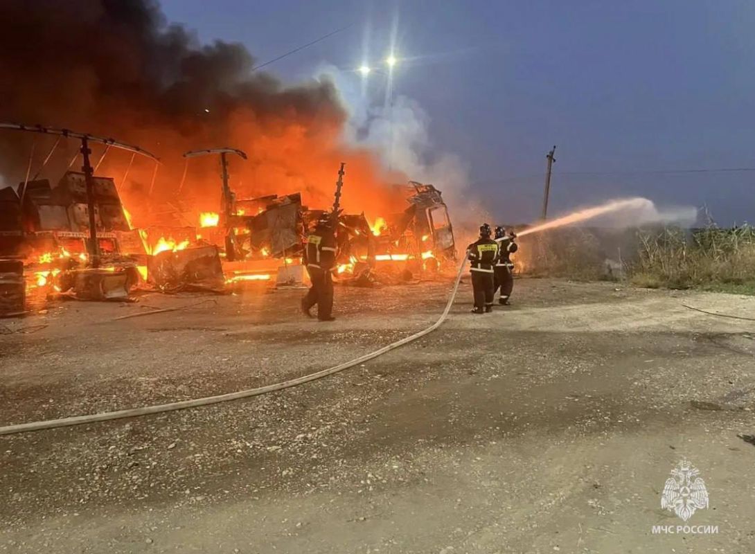 В Дагестане из-за падения высоковольтного провода на грузовик погиб человек В Дагестане из-за падения высоковольтного провода на грузовик погиб человек
