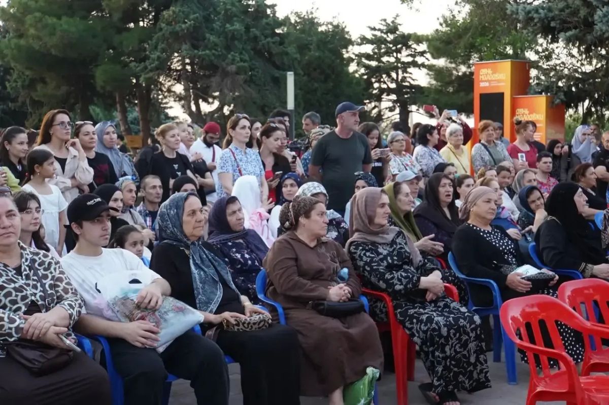 В Махачкале прошел благотворительный фестиваль «Свет надежды» В Махачкале прошел благотворительный фестиваль «Свет надежды»