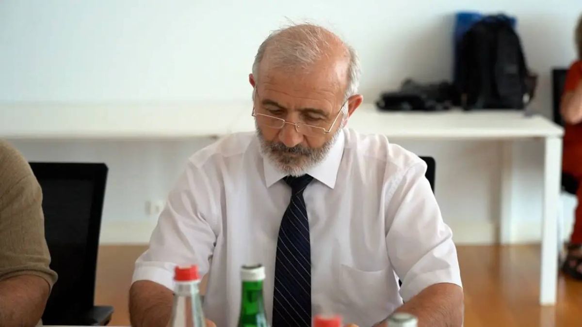Итоги аудита винодельческих предприятий Республики Дагестан подвели на совещании, состоявшемся 24 августа на площадке винодельни «Дербент Вино» с участием представителей Минсельхоза РФ, правительства региона, Роскачества... Итоги аудита винодельческих предприятий Республики Дагестан подвели на совещании, состоявшемся 24 августа на площадке винодельни «Дербент Вино» с участием представителей Минсельхоза РФ, правительства региона, Роскачества...