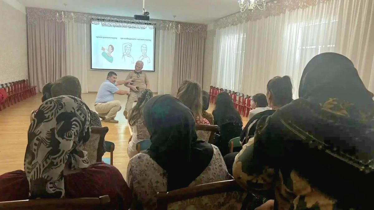 В рамках исполнения постановления администрации городского округа «город Каспийск» от 06.05.2026 г. №451 «Об организации обучения населения городского округа «город Каспийск» приемам оказания первой помощи» продолжаются... В рамках исполнения постановления администрации городского округа «город Каспийск» от 06.05.2026 г. №451 «Об организации обучения населения городского округа «город Каспийск» приемам оказания первой помощи» продолжаются...