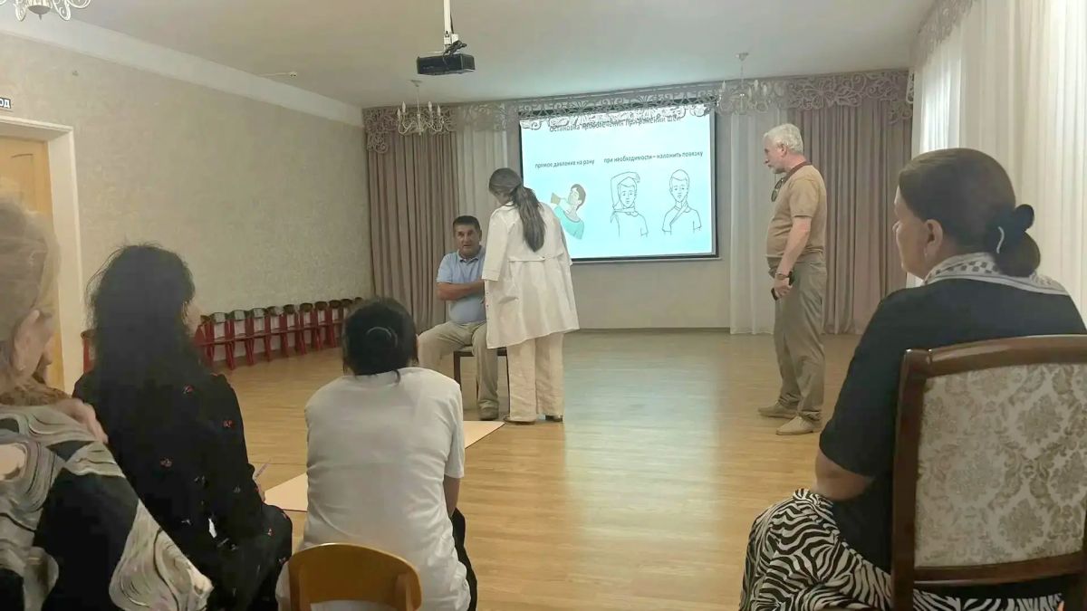 В рамках исполнения постановления администрации городского округа «город Каспийск» от 06.05.2026 г. №451 «Об организации обучения населения городского округа «город Каспийск» приемам оказания первой помощи» продолжаются... В рамках исполнения постановления администрации городского округа «город Каспийск» от 06.05.2026 г. №451 «Об организации обучения населения городского округа «город Каспийск» приемам оказания первой помощи» продолжаются...