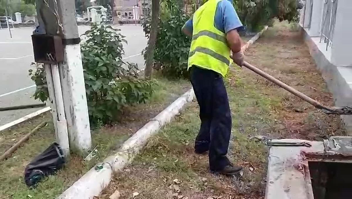 В Махачкале продолжаются работы по ремонту и обслуживанию инженерных систем в образовательных учреждениях