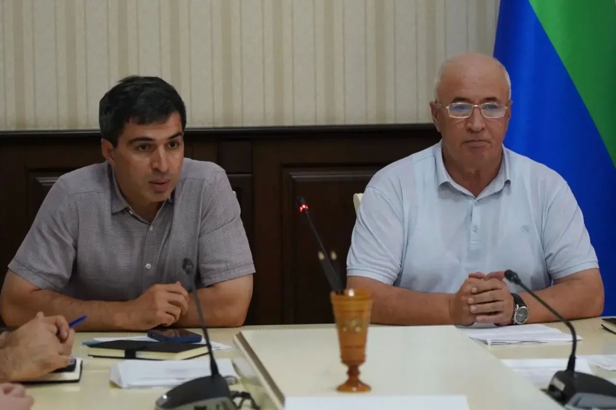 Совещание с представителями управляющих компаний Дербента по вопросам подготовки жилищного фонда к осенне-зимнему периоду прошло в городской администрации