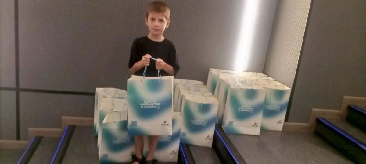 В Махачкале 25 детей получили подарки в рамках ежегодной благотворительной акции Минтруда Дагестана "Собери ребенка в школу" В Махачкале 25 детей получили подарки в рамках ежегодной благотворительной акции Минтруда Дагестана "Собери ребенка в школу"