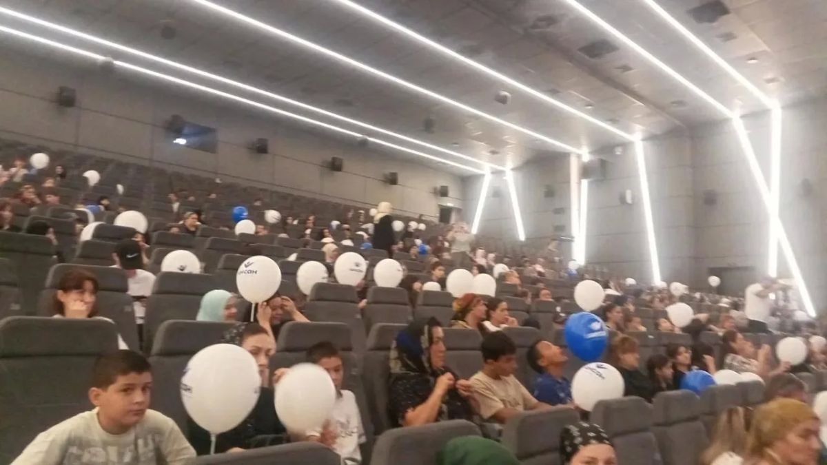 В Махачкале 25 детей получили подарки в рамках ежегодной благотворительной акции Минтруда Дагестана "Собери ребенка в школу" В Махачкале 25 детей получили подарки в рамках ежегодной благотворительной акции Минтруда Дагестана "Собери ребенка в школу"
