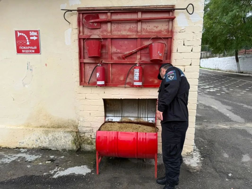 В преддверии нового учебного года личный состав пожарных подразделений ГКУ РД «ППС РД» проводит масштабную профилактическую работу в школах республики В преддверии нового учебного года личный состав пожарных подразделений ГКУ РД «ППС РД» проводит масштабную профилактическую работу в школах республики