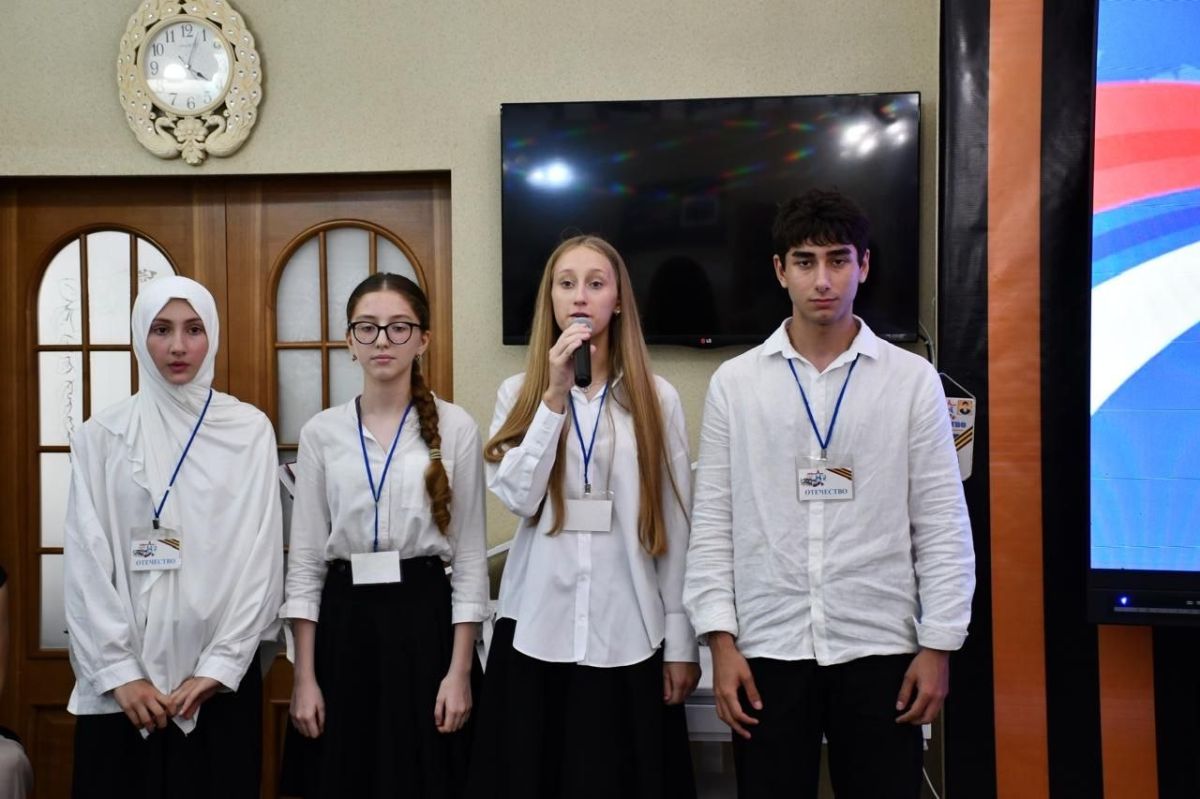 В Каспийске состоялось заседание клуба молодого патриота «Отечество» В Каспийске состоялось заседание клуба молодого патриота «Отечество»