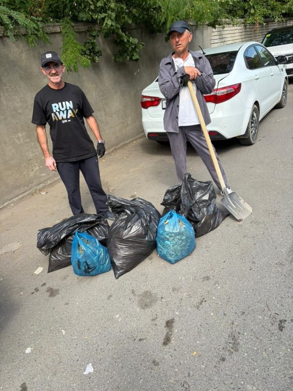 Моботдел Администрации города Махачкалы на субботнике Моботдел Администрации города Махачкалы на субботнике