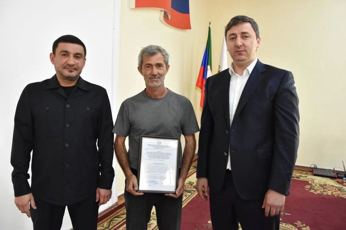 Жилищные сертификаты передали жителям Хасавюртовского и Дербентского районов, пострадавшим от паводков В Дагестане продолжается оказание государственной поддержки гражданам, чьи дома и имущество пострадали в результате... Жилищные сертификаты передали жителям Хасавюртовского и Дербентского районов, пострадавшим от паводков В Дагестане продолжается оказание государственной поддержки гражданам, чьи дома и имущество пострадали в результате...
