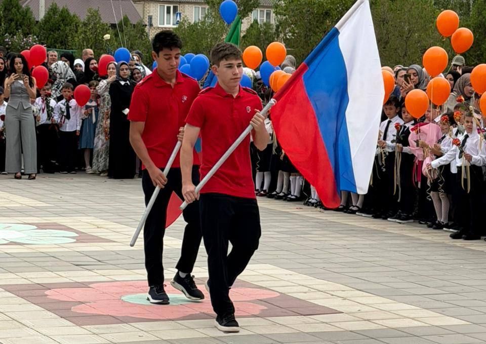 В МБОУ «СОШ № 48» города Махачкалы состоялась торжественная линейка, посвящённая Дню знаний и началу нового учебного года В МБОУ «СОШ № 48» города Махачкалы состоялась торжественная линейка, посвящённая Дню знаний и началу нового учебного года