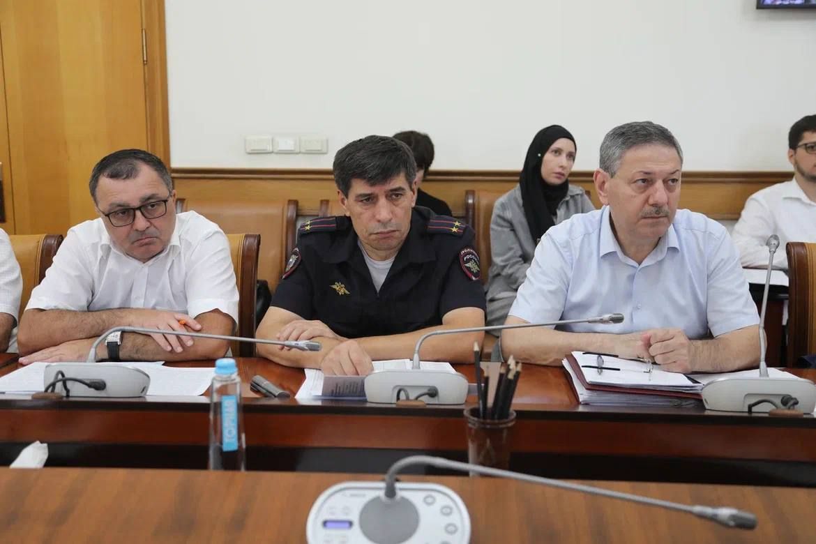 В Дагестане долги по зарплате в трёх организациях составляют 6,8 млн рублей В Дагестане долги по зарплате в трёх организациях составляют 6,8 млн рублей