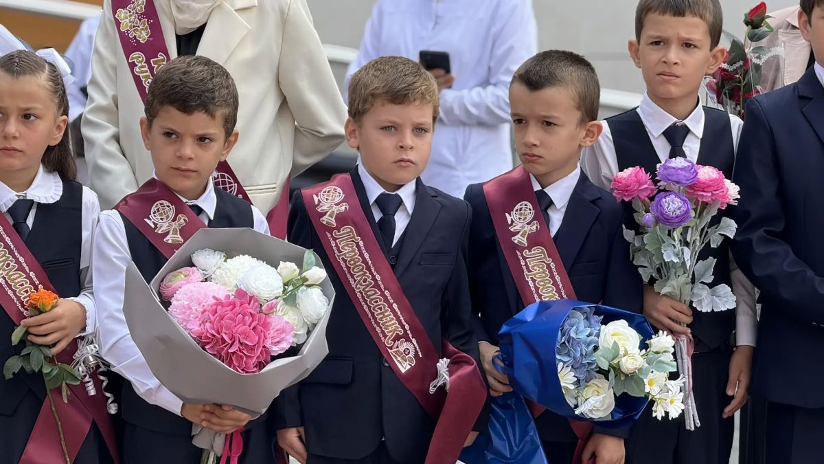 Школа на 300 мест в селе Пятилетка Хасавюртовского района официально открыта Школа на 300 мест в селе Пятилетка Хасавюртовского района официально открыта