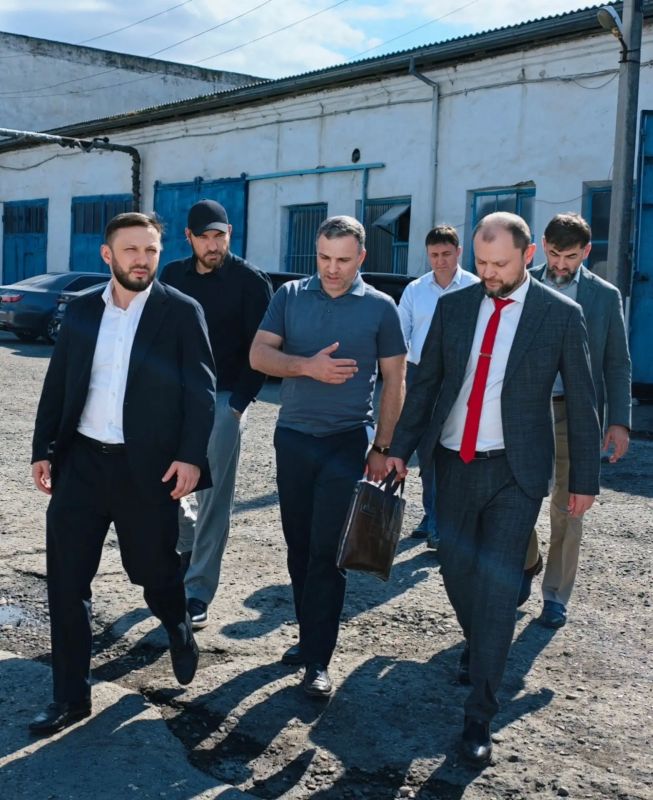 Джамбулат Гаджиев и Сократ Мирзеханов оценили работу «Дагестанавтотранса» Джамбулат Гаджиев и Сократ Мирзеханов оценили работу «Дагестанавтотранса»