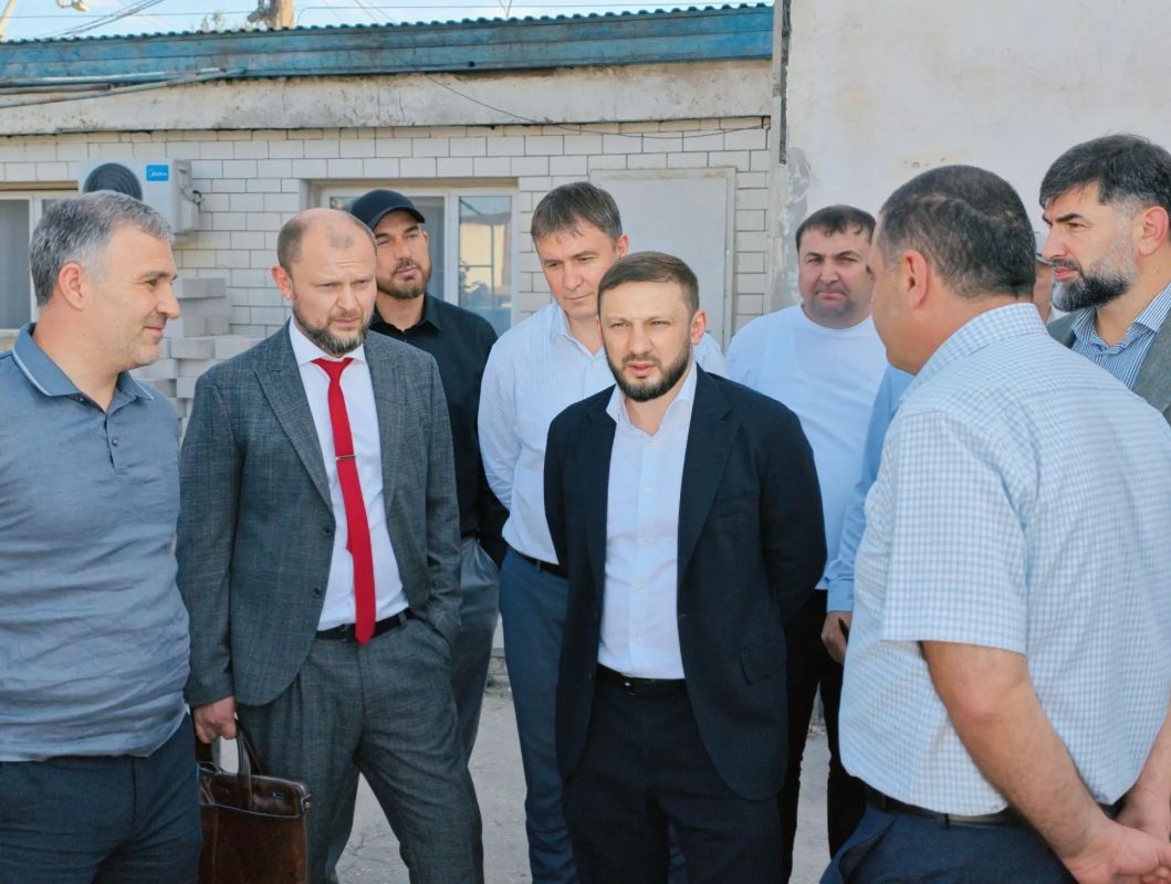 Джамбулат Гаджиев и Сократ Мирзеханов оценили работу «Дагестанавтотранса» Джамбулат Гаджиев и Сократ Мирзеханов оценили работу «Дагестанавтотранса»