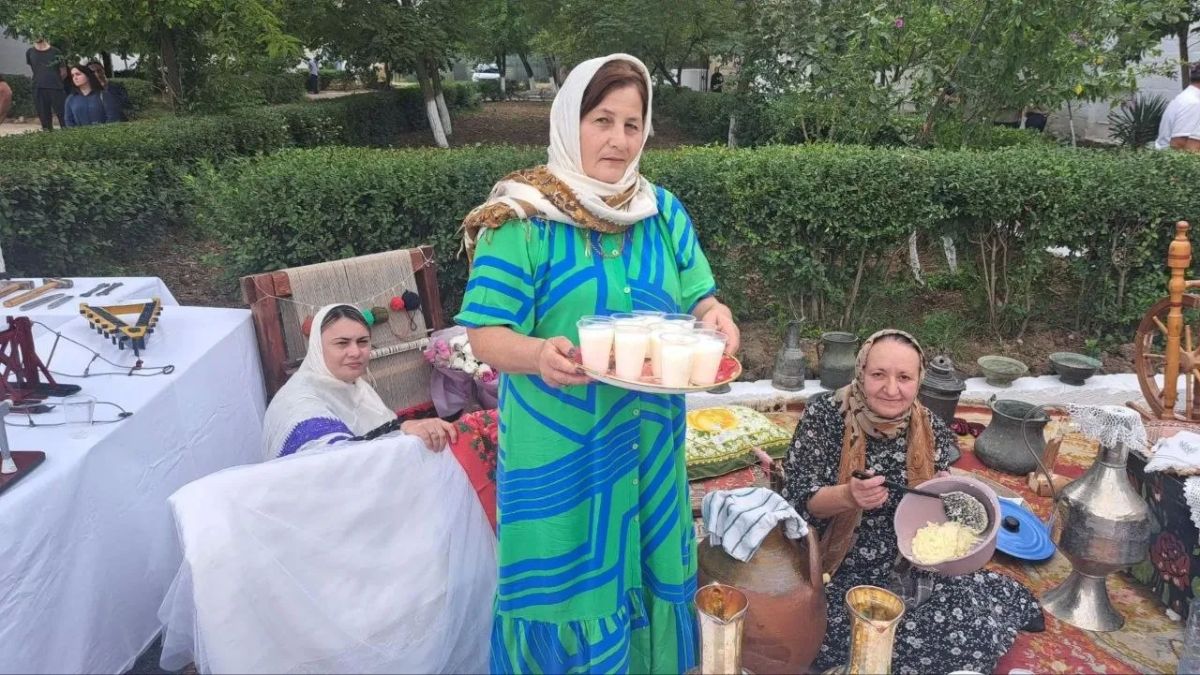 Первый заместитель министра сельского хозяйства и продовольствия Дагестана Шарип Шарипов посетил Аграрный колледж в Дагестанских Огнях Первый заместитель министра сельского хозяйства и продовольствия Дагестана Шарип Шарипов посетил Аграрный колледж в Дагестанских Огнях