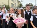 Школьные дворы по всему Дагестану превратились в эпицентр самых искренних эмоций!