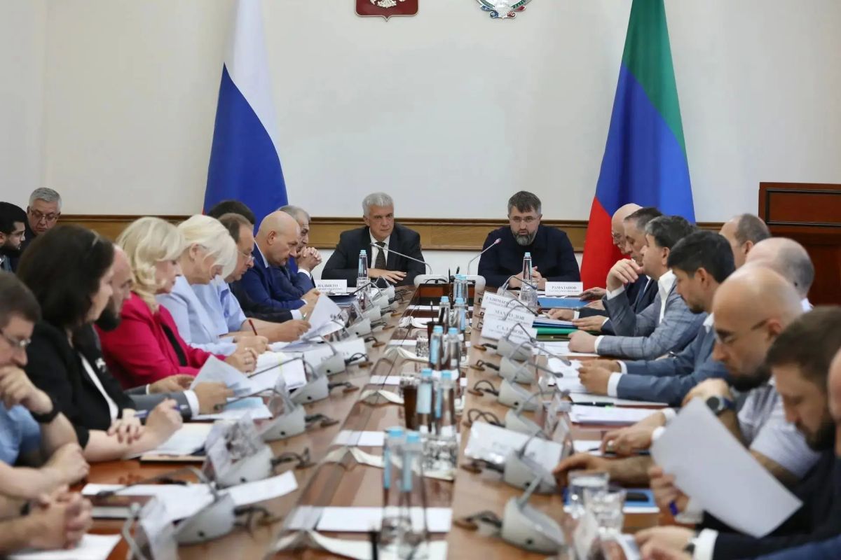 Врио министра образовани и науки РД принял участие в совещании по вопросам реализации национальных проектов в республике