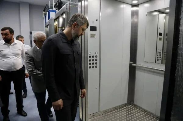 Магомед Рамазанов призвал активнее использовать лифты дагестанского завода при капремонте Магомед Рамазанов призвал активнее использовать лифты дагестанского завода при капремонте
