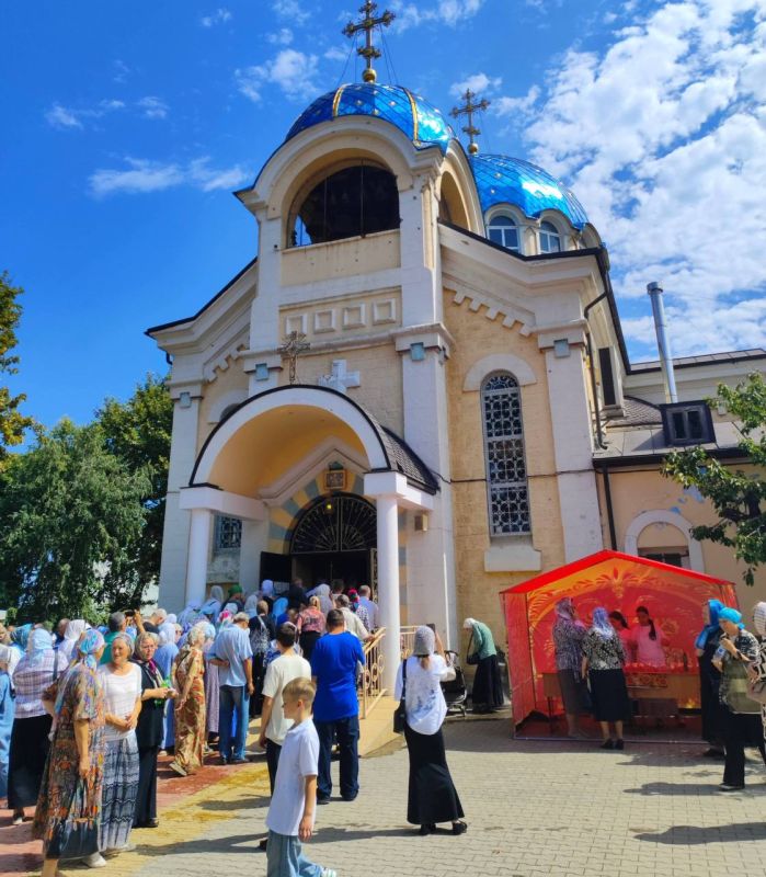 Паломнический тур по Дагестану объединил гостей из Красноярска, Кирова, Нижнего Новгорода и Самары Паломнический тур по Дагестану объединил гостей из Красноярска, Кирова, Нижнего Новгорода и Самары