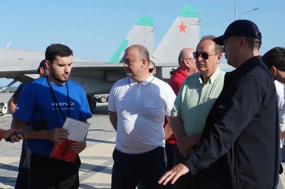Прямо сейчас в Дербенте на площадке парка «Патриот» заместитель Председателя Правительства Республики Дагестан Муслим Телякавов совместно с врио министра по делам молодежи РД Камилом Саидовым, врио министра цифрового... Прямо сейчас в Дербенте на площадке парка «Патриот» заместитель Председателя Правительства Республики Дагестан Муслим Телякавов совместно с врио министра по делам молодежи РД Камилом Саидовым, врио министра цифрового...