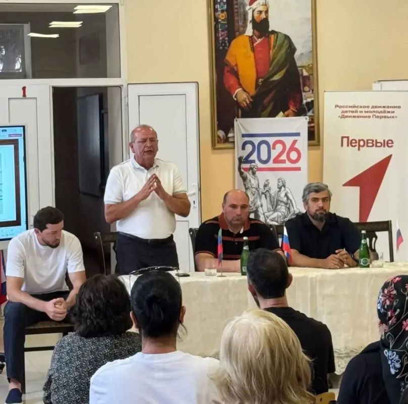 Депутаты взяли на контроль обращения педагогов и жителей Дербента Депутаты взяли на контроль обращения педагогов и жителей Дербента