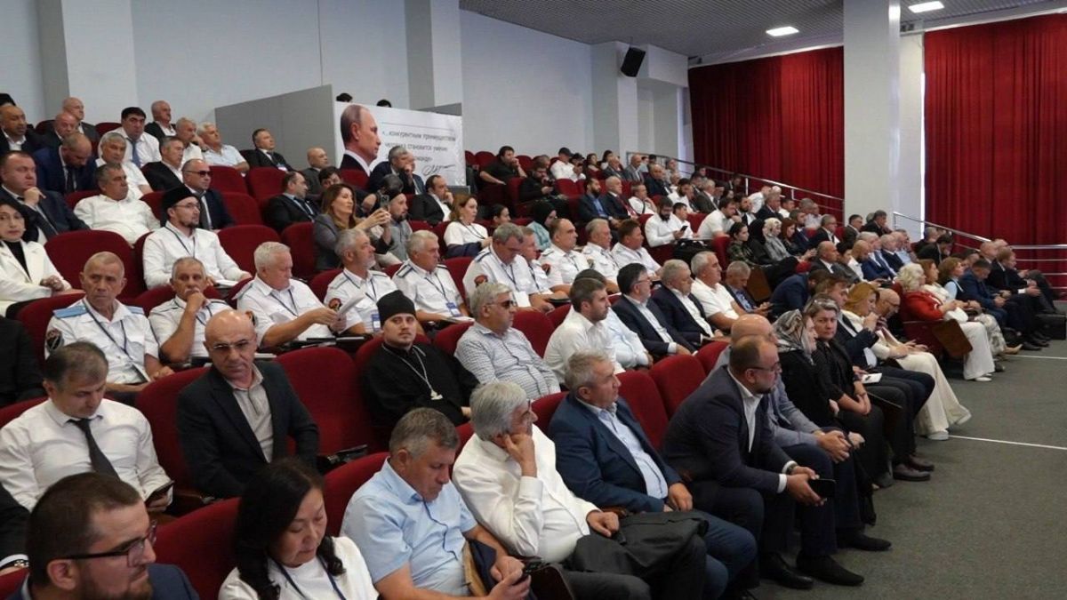 Джамбулат Салавов: Уважаемые махачкалинцы!. Джамбулат Салавов: Уважаемые махачкалинцы!.
