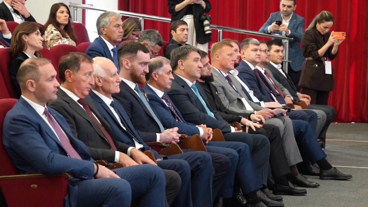 Джамбулат Салавов: Уважаемые махачкалинцы!. Джамбулат Салавов: Уважаемые махачкалинцы!.