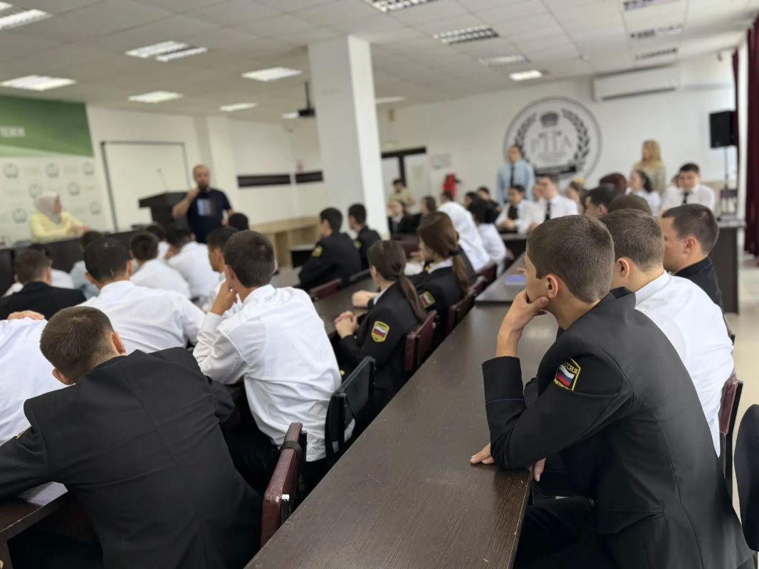 Сотрудники следственного управления приняли участие в профилактическом мероприятии со студентами Сотрудники следственного управления приняли участие в профилактическом мероприятии со студентами