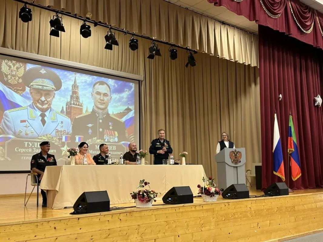 В Дагестане прошел межнациональный проект «Вахта Героев Отечества» В Дагестане прошел межнациональный проект «Вахта Героев Отечества»