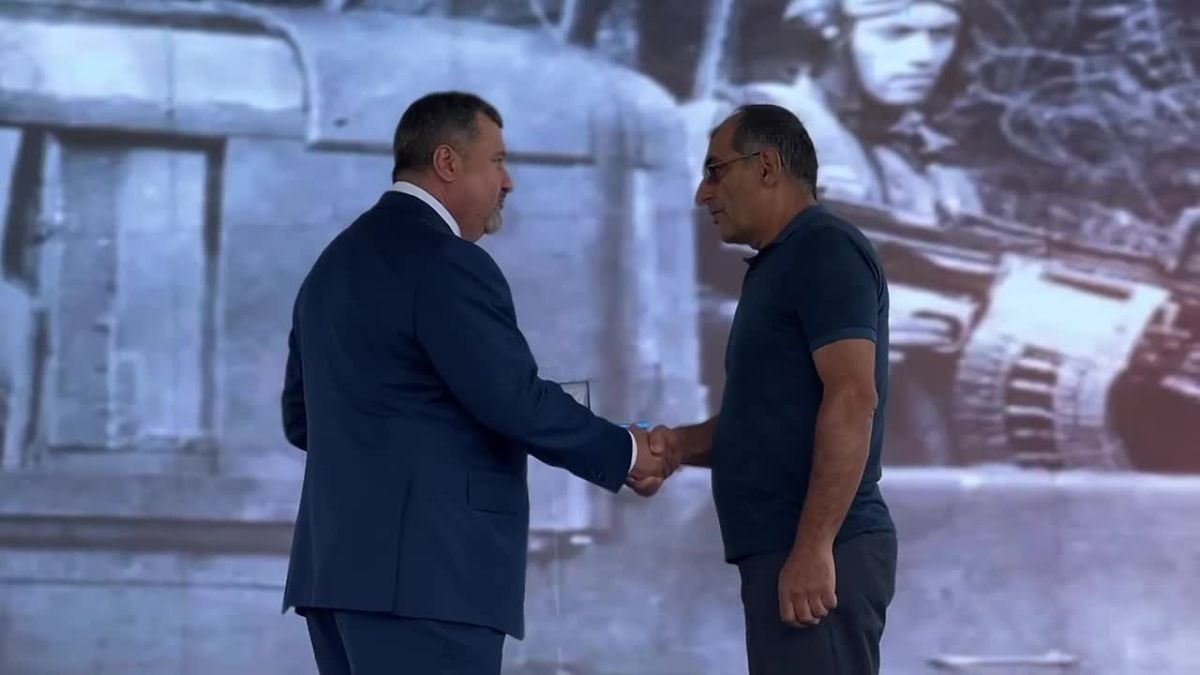 На форуме «Каспий» в Дербенте медаль «За отвагу» ветерана Великой Отечественной войны Башира Закаева вручили его внучатому племяннику Ибрагиму Ибрагимову