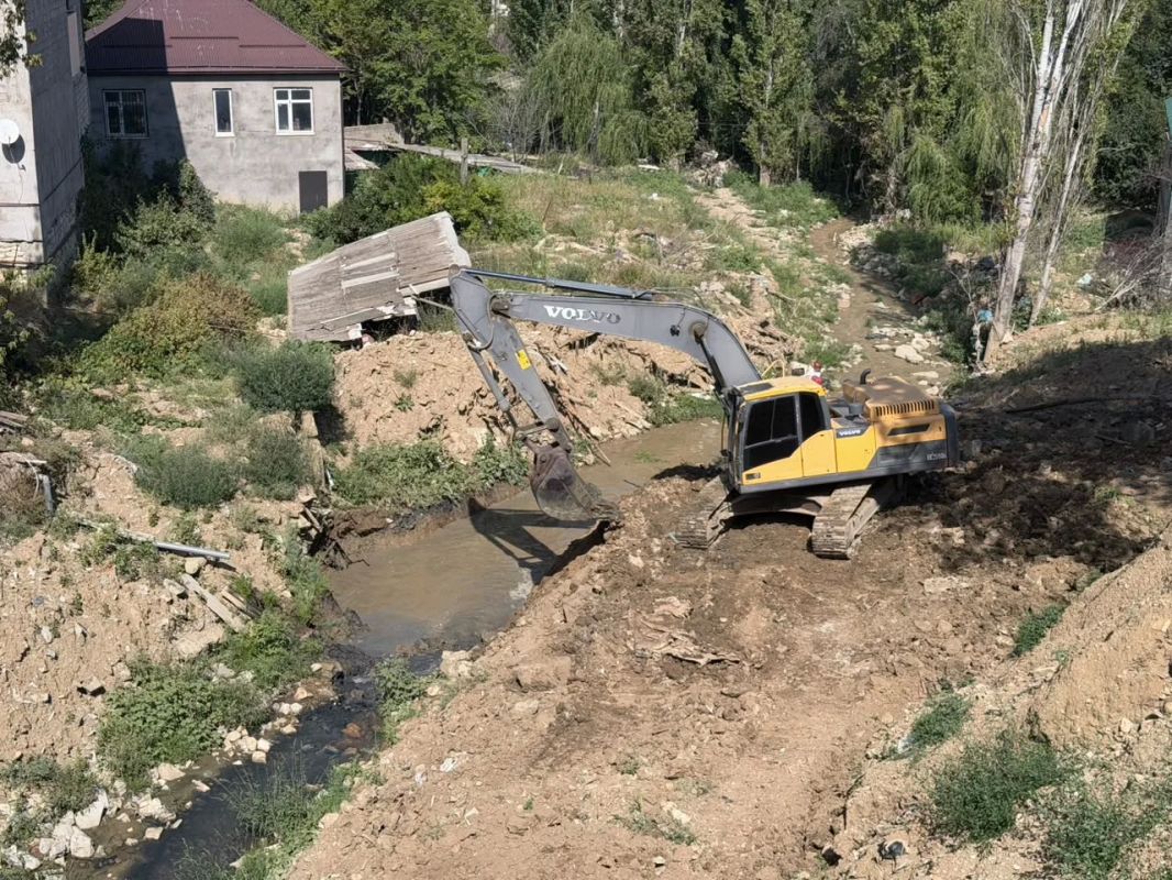 Минприроды Дагестана приступило к расчистке русла реки Тарнаирки возле Цумадинского рынка в Махачкале Минприроды Дагестана приступило к расчистке русла реки Тарнаирки возле Цумадинского рынка в Махачкале