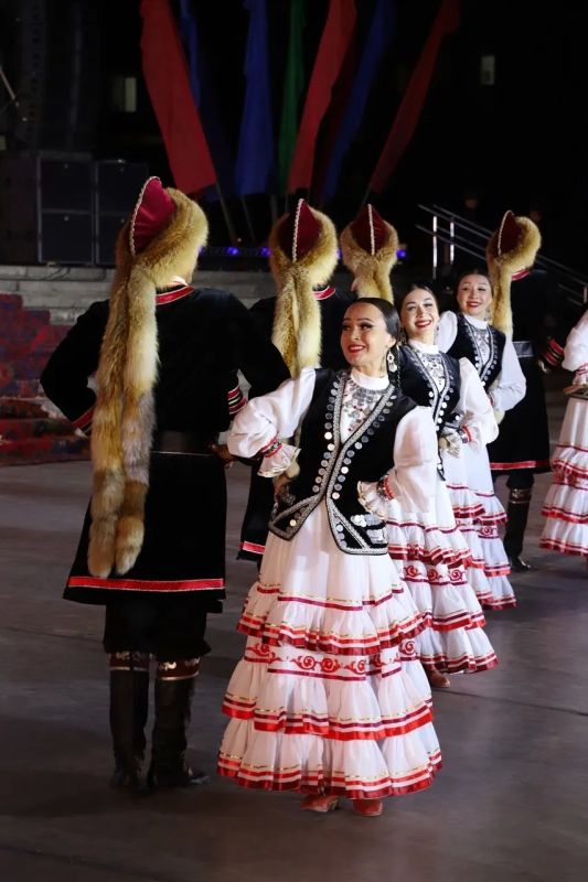 Фоторепортаж: День языков народов России отметили в Дагестане праздничным гала-концертом! Фоторепортаж: День языков народов России отметили в Дагестане праздничным гала-концертом!