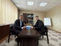 Управление СЗН Махачкалы заключил социальный контракт с супругой демобилизованного участника СВО Азамата Мамаева для работы SMM-специалистом