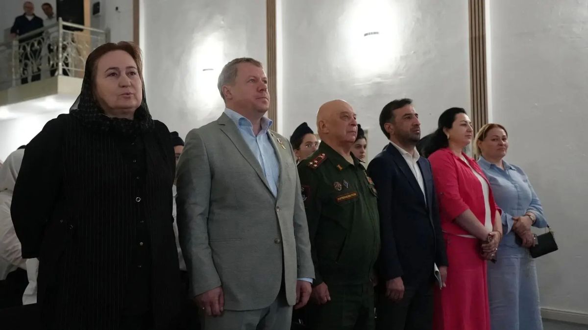 В Дагестане завершилась «Вахта Героев Отечества»: 18 Героев России встретились со школьниками В Дагестане завершилась «Вахта Героев Отечества»: 18 Героев России встретились со школьниками