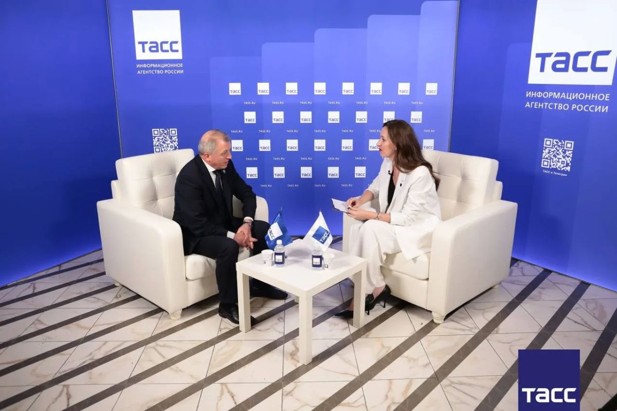 Главное из заявлений, а также фоторепортаж с видеоинтервью главы Агульского района Закира Каидова Региональному информационному центру "ТАСС Кавказ" : Главное из заявлений, а также фоторепортаж с видеоинтервью главы Агульского района Закира Каидова Региональному информационному центру "ТАСС Кавказ" :