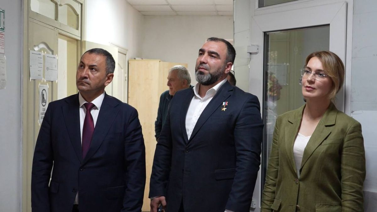 Эмилия Шахабутиновна: Фоторепортаж: Открытие детского шахматного турнира в Махачкале Эмилия Шахабутиновна: Фоторепортаж: Открытие детского шахматного турнира в Махачкале