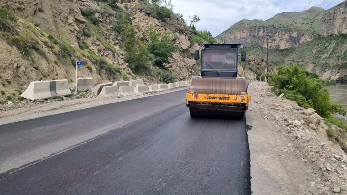 В Дагестане обновляют более 51 км дорог к туристическим достопримечательностям в семи районах В Дагестане обновляют более 51 км дорог к туристическим достопримечательностям в семи районах